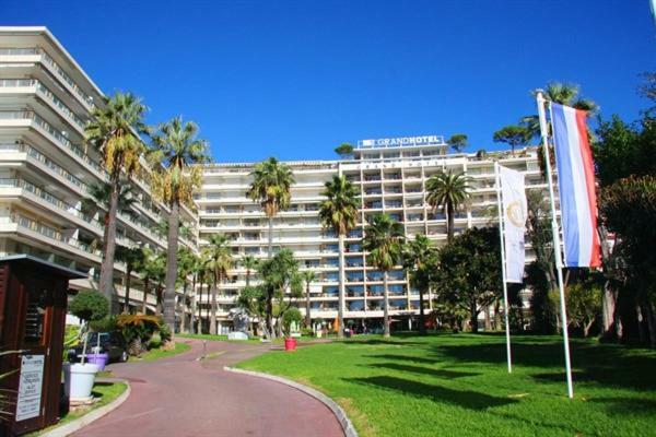 Le Grand Hotel Cannes Bagian luar foto